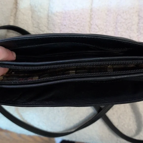 Derek Alexander Purse - Picture 6 of 6